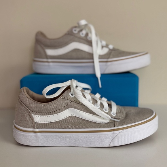 Vans: Women's Tan & White Classic Sneakers, Size 6.5 Women's - Picture 6 of 9